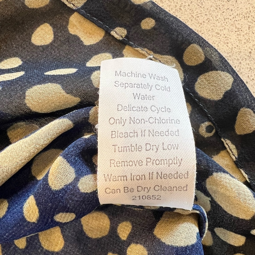 CAbi Women's Sz M Blue Ombre
Spotted Print Semi Sheer Cap Snap closure Faux Wrap - Picture 10 of 15